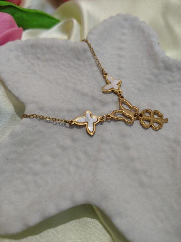 luxury rose gold charm & crystal necklace (flower pendant) (copy)