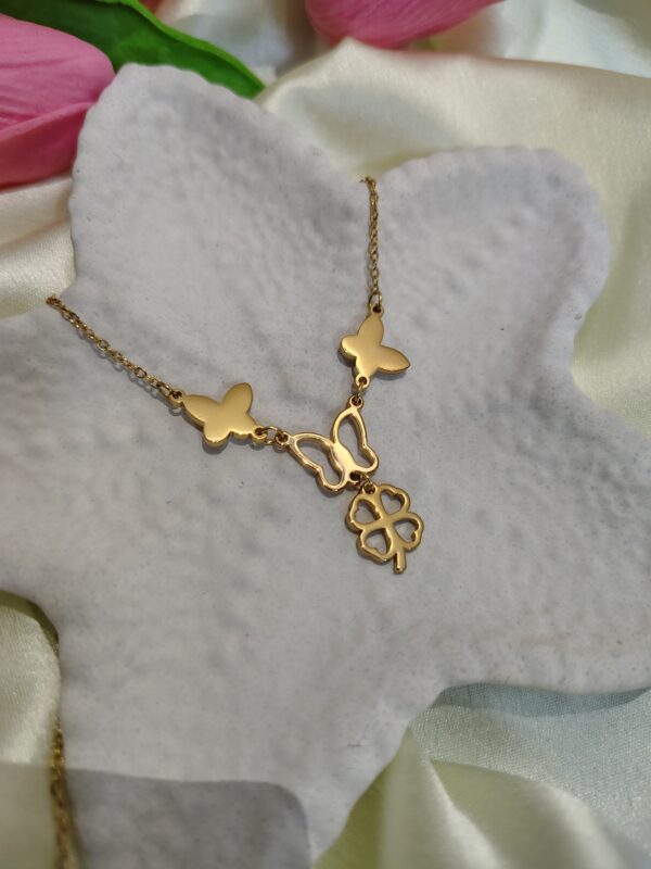 luxury rose gold charm & crystal necklace (flower pendant) (copy)