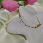 korean style golden necklace minimalist curved bar edition