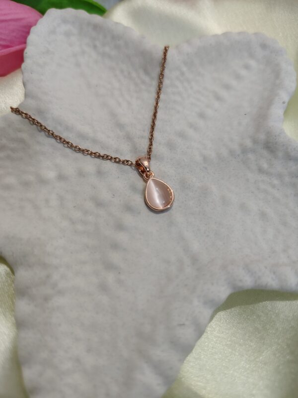 korean style rose gold chain with pendent
