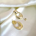 vintage inspired polished gold oval drop earrings
