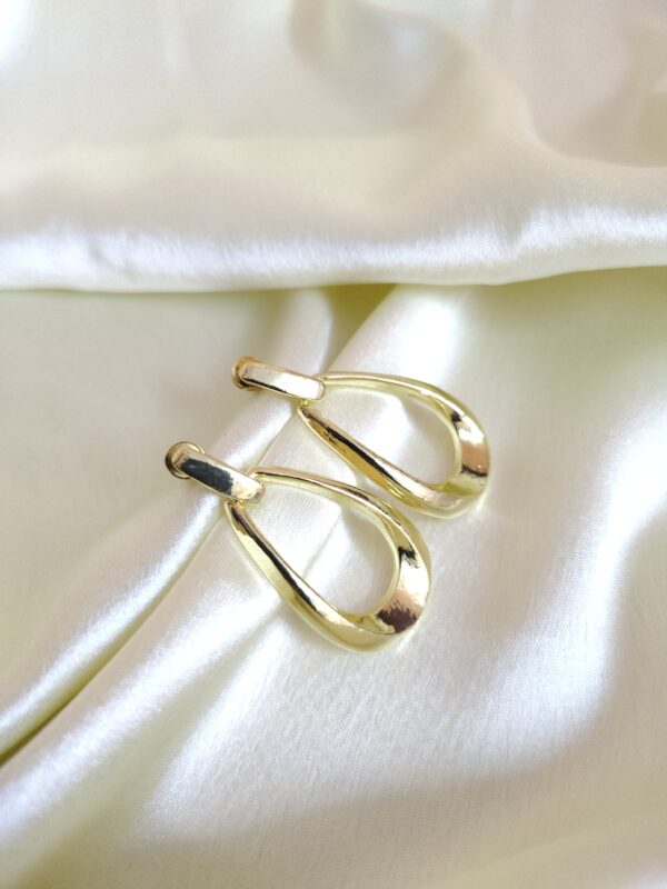 vintage inspired polished gold oval drop earrings (copy)