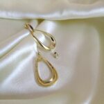 vintage inspired polished gold oval drop earrings (copy)